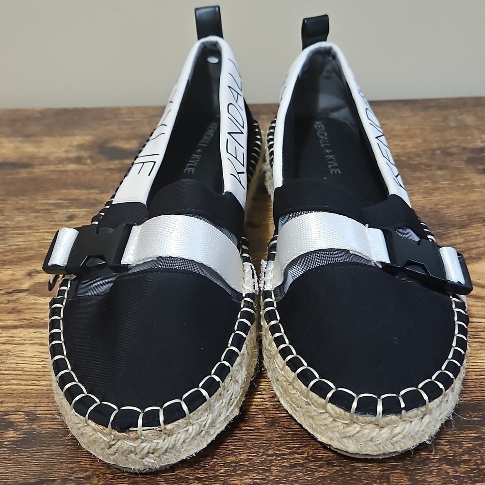 Kendall & Kylie Black Cream Rattan Espadrille Sandals Size 7